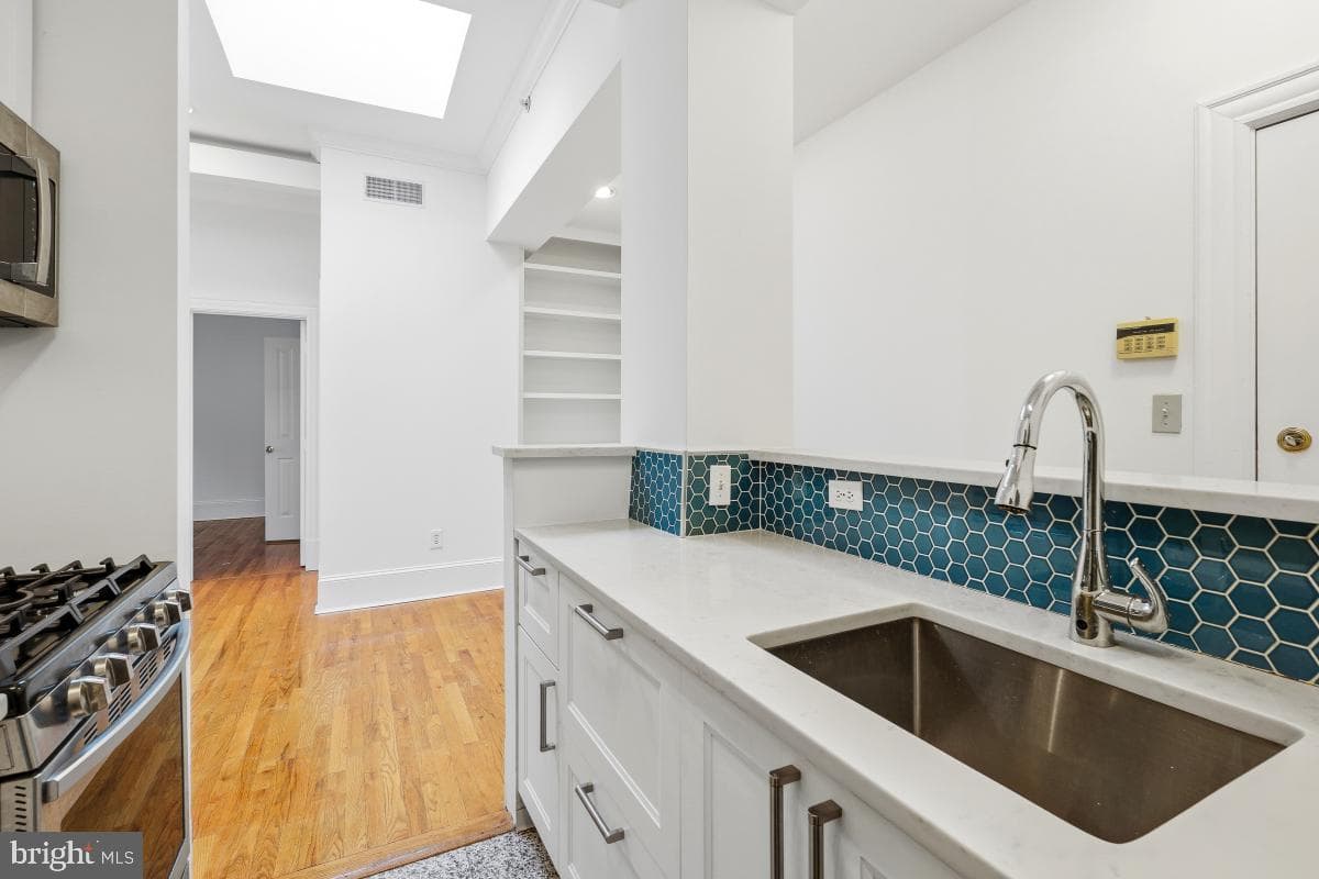 1807 California Street NW #305 photo 10