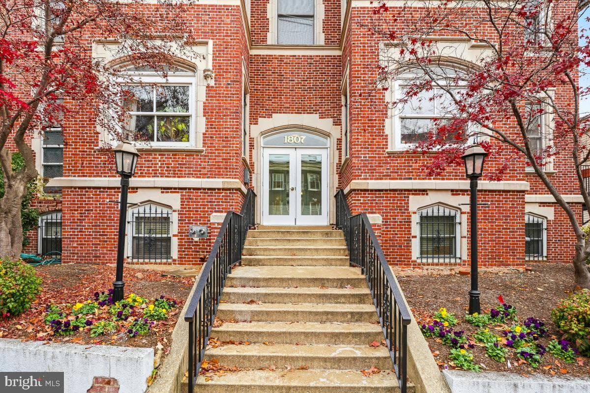 1807 California Street NW #305 photo 3