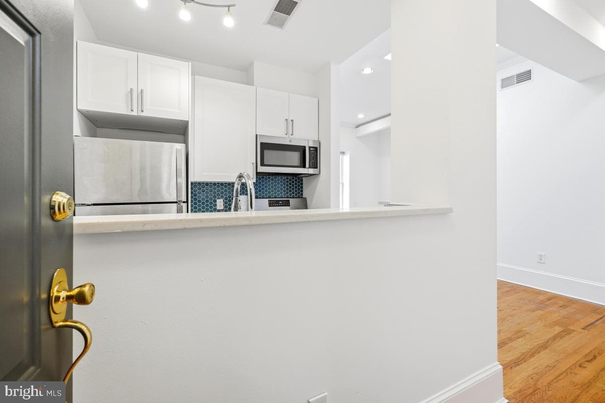 1807 California Street NW #305 photo 6