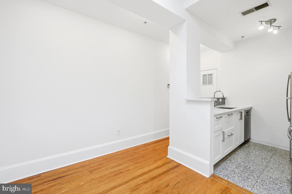 1807 California Street NW #305 photo 8