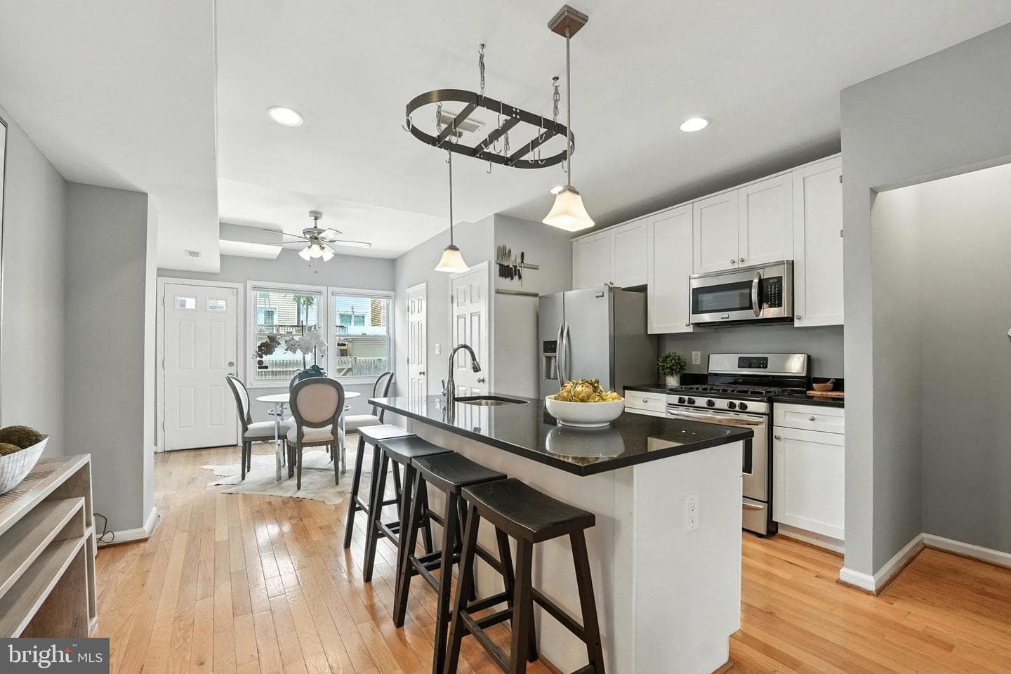 1926 Bennett Place NE photo 7