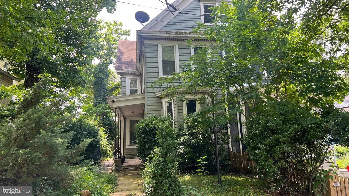 1241 Perry Street NE photo 4