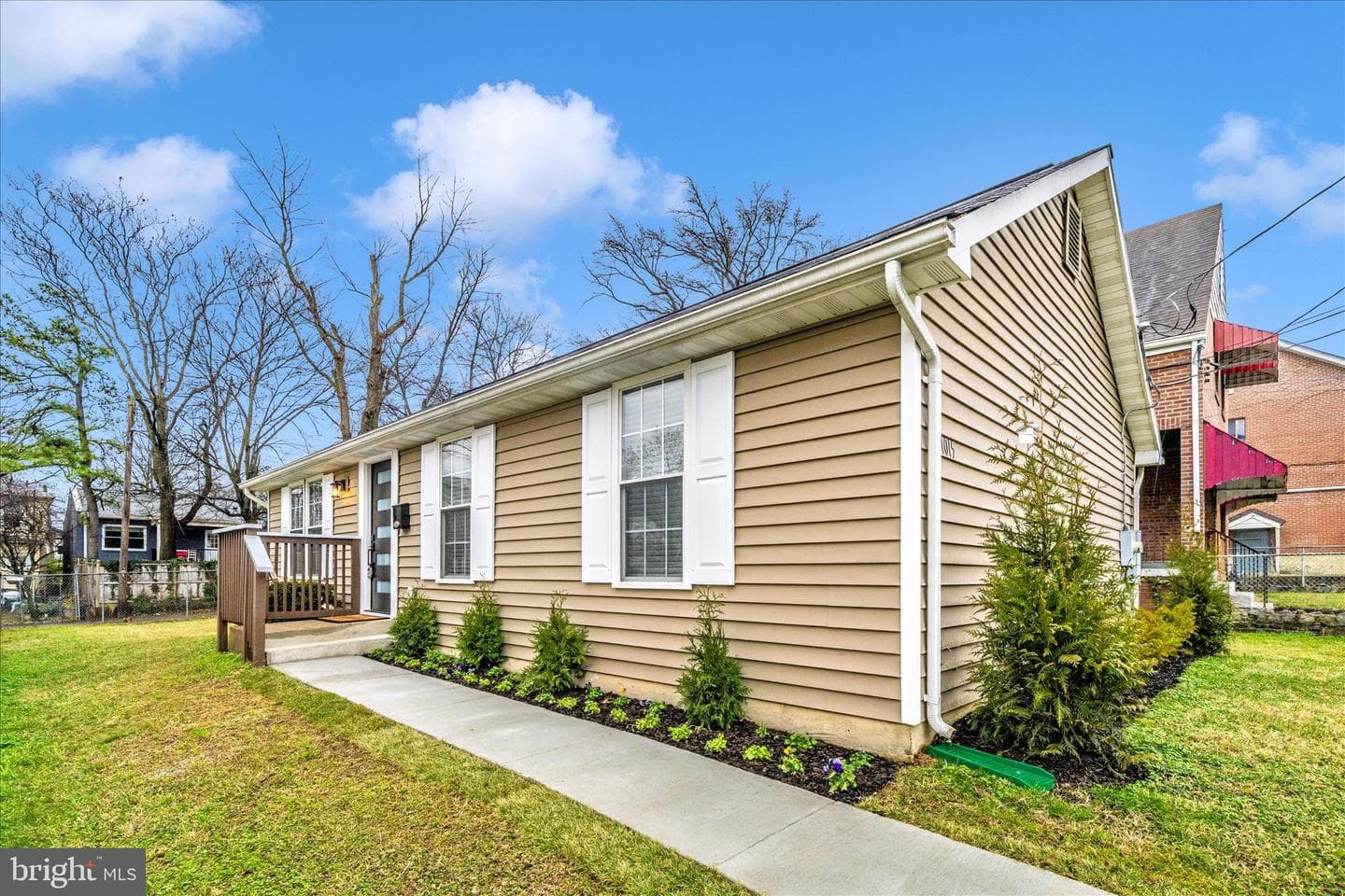 1015 48th Place NE, Washington