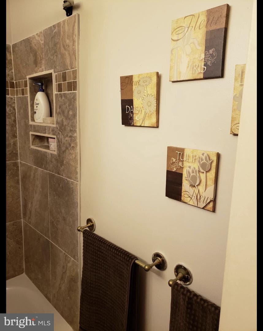 4927 Just Street NE photo 17