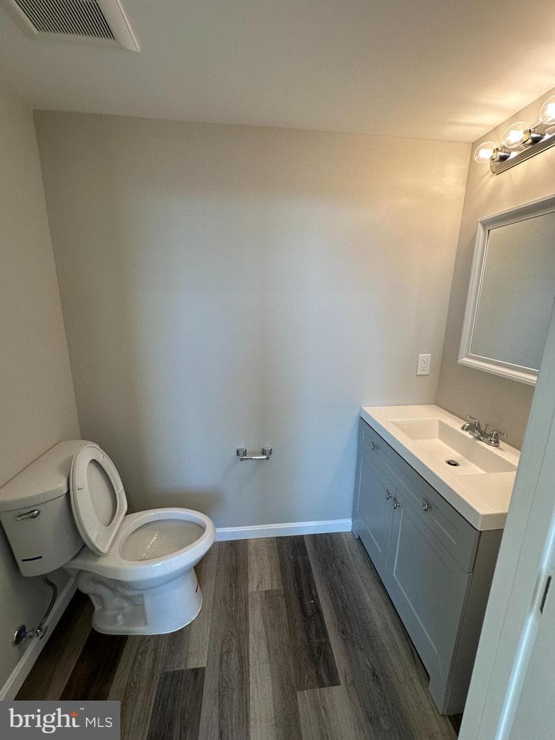 1812 H Place NE #409 photo 5
