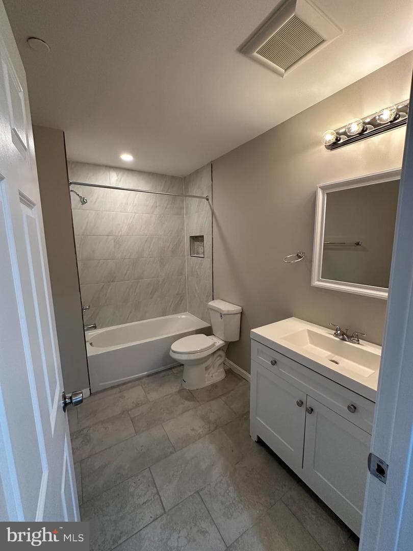 1812 H Place NE #409 photo 8