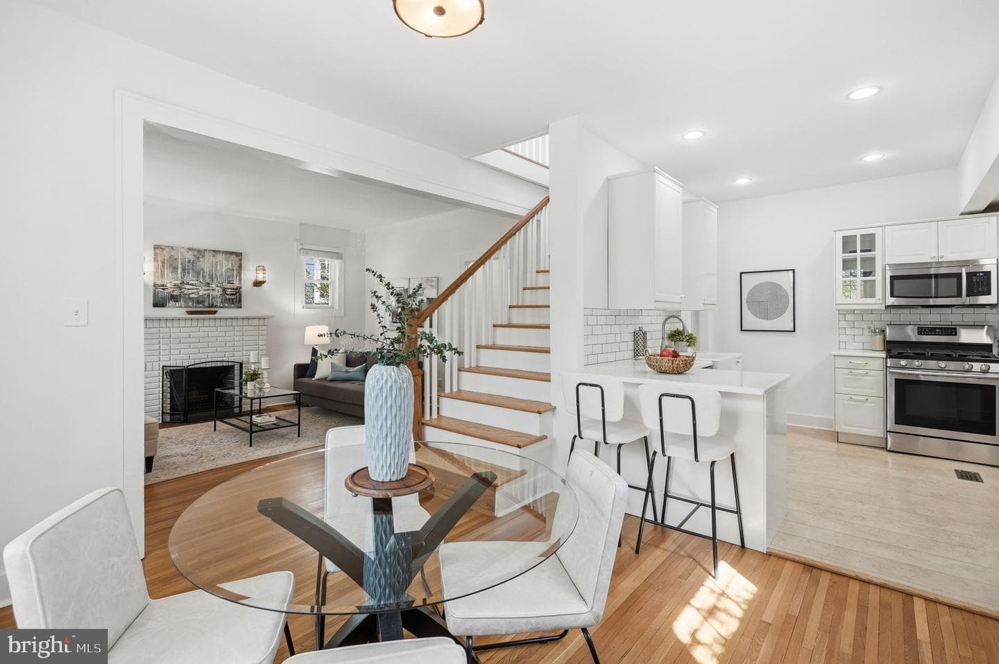 1612 Newton Street NE photo 10