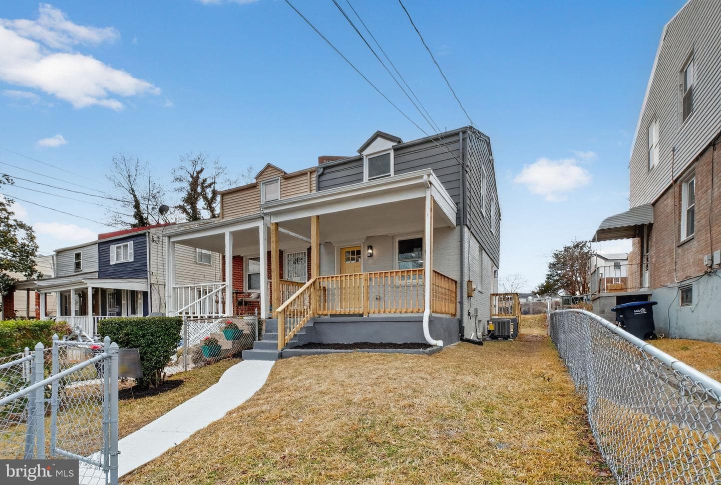 840 Division Avenue NE photo 2