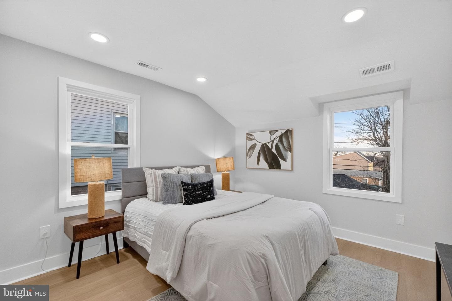 840 Division Avenue NE photo 9