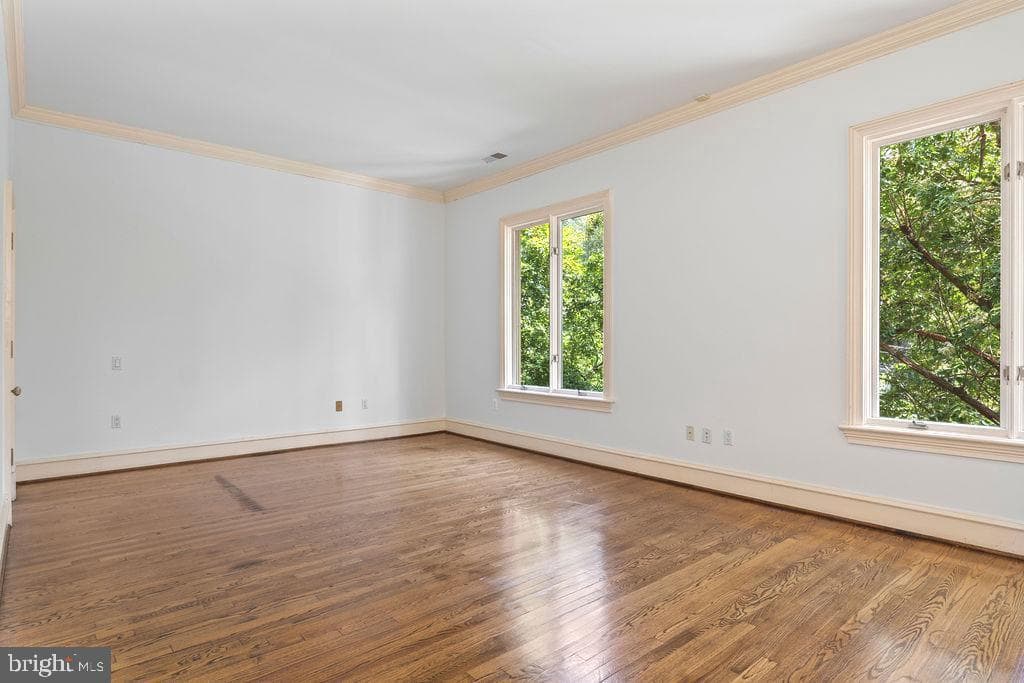 2944 University Terrace NW photo 32