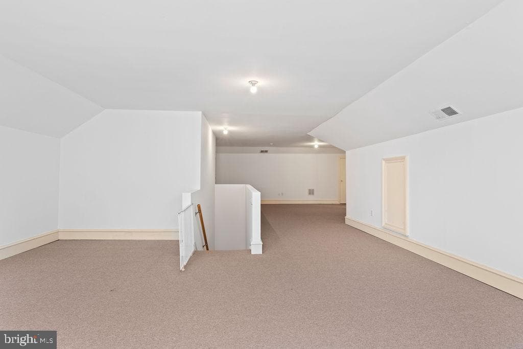 2944 University Terrace NW photo 34
