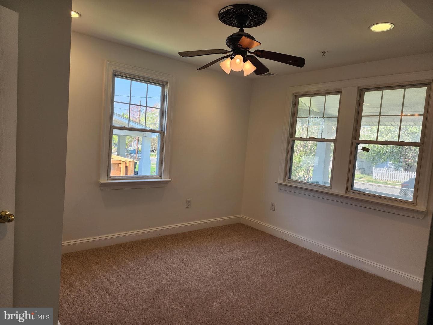 3047 Douglas Street NE photo 13