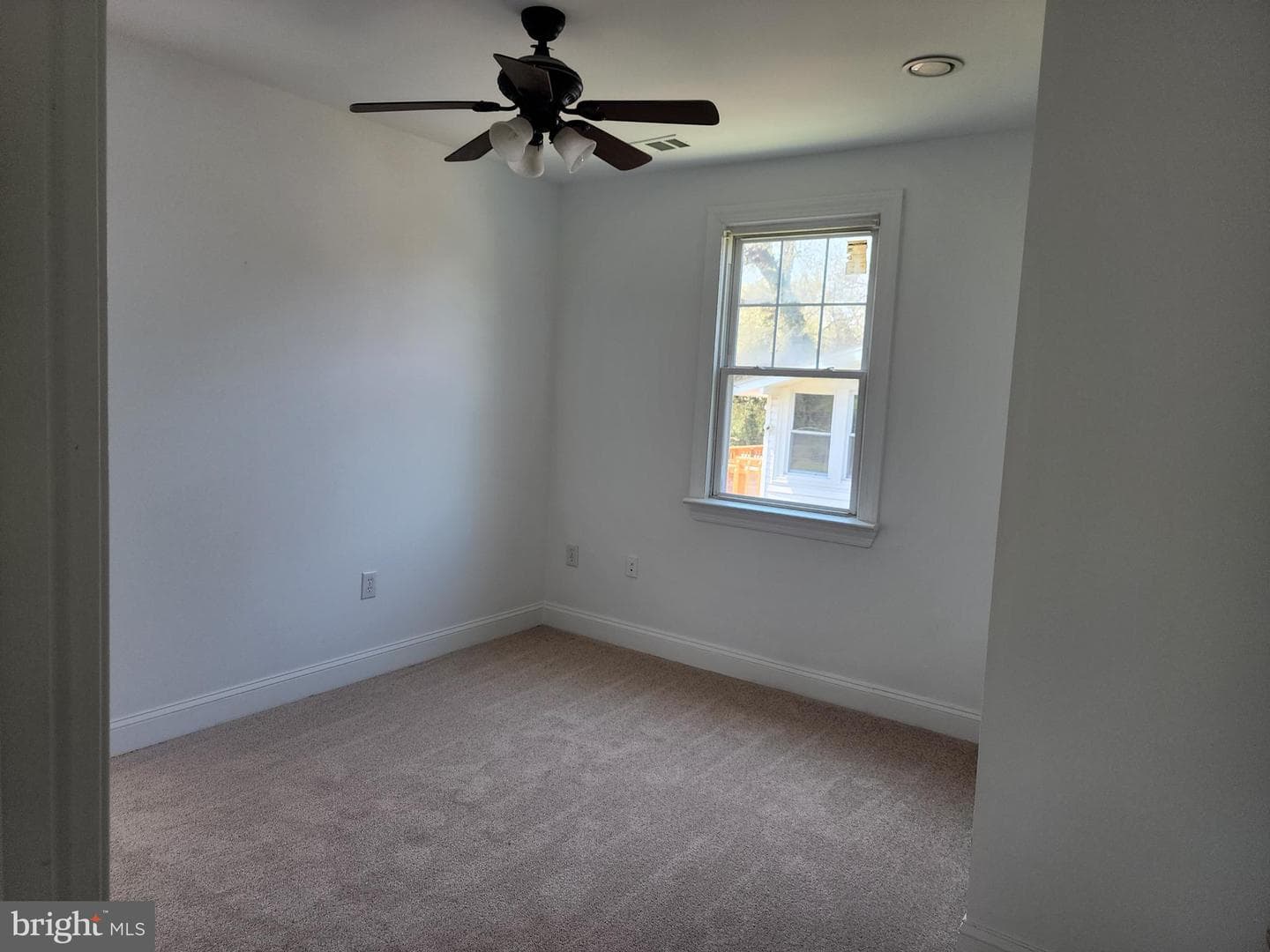 3047 Douglas Street NE photo 14
