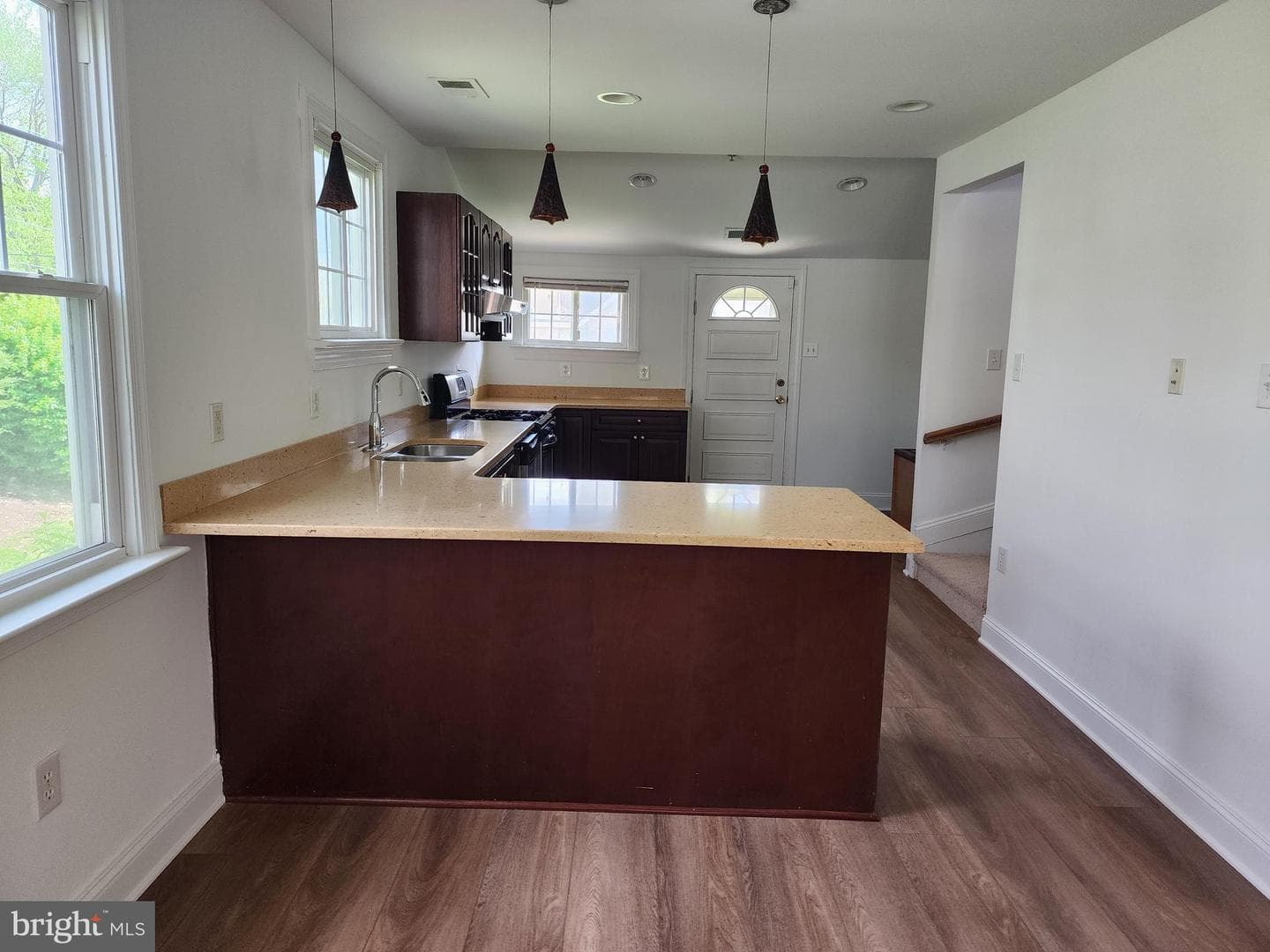 3047 Douglas Street NE photo 7