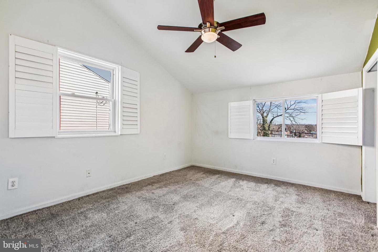 836 Division Avenue NE photo 18