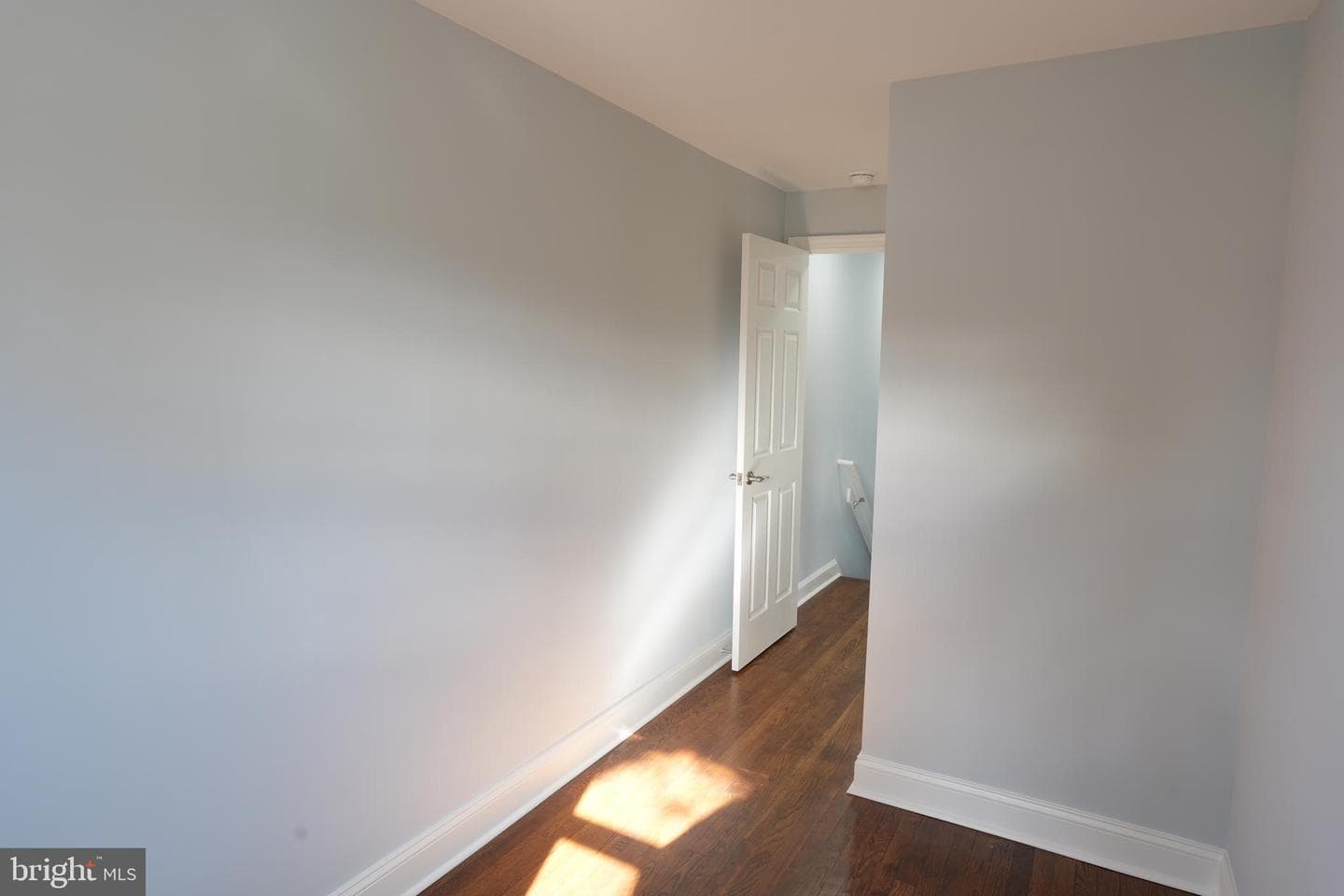 164 Elmira Street SW photo 12