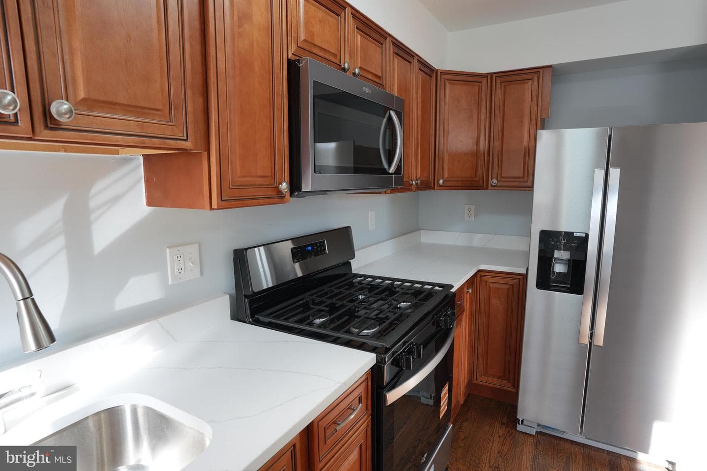164 Elmira Street SW photo 7