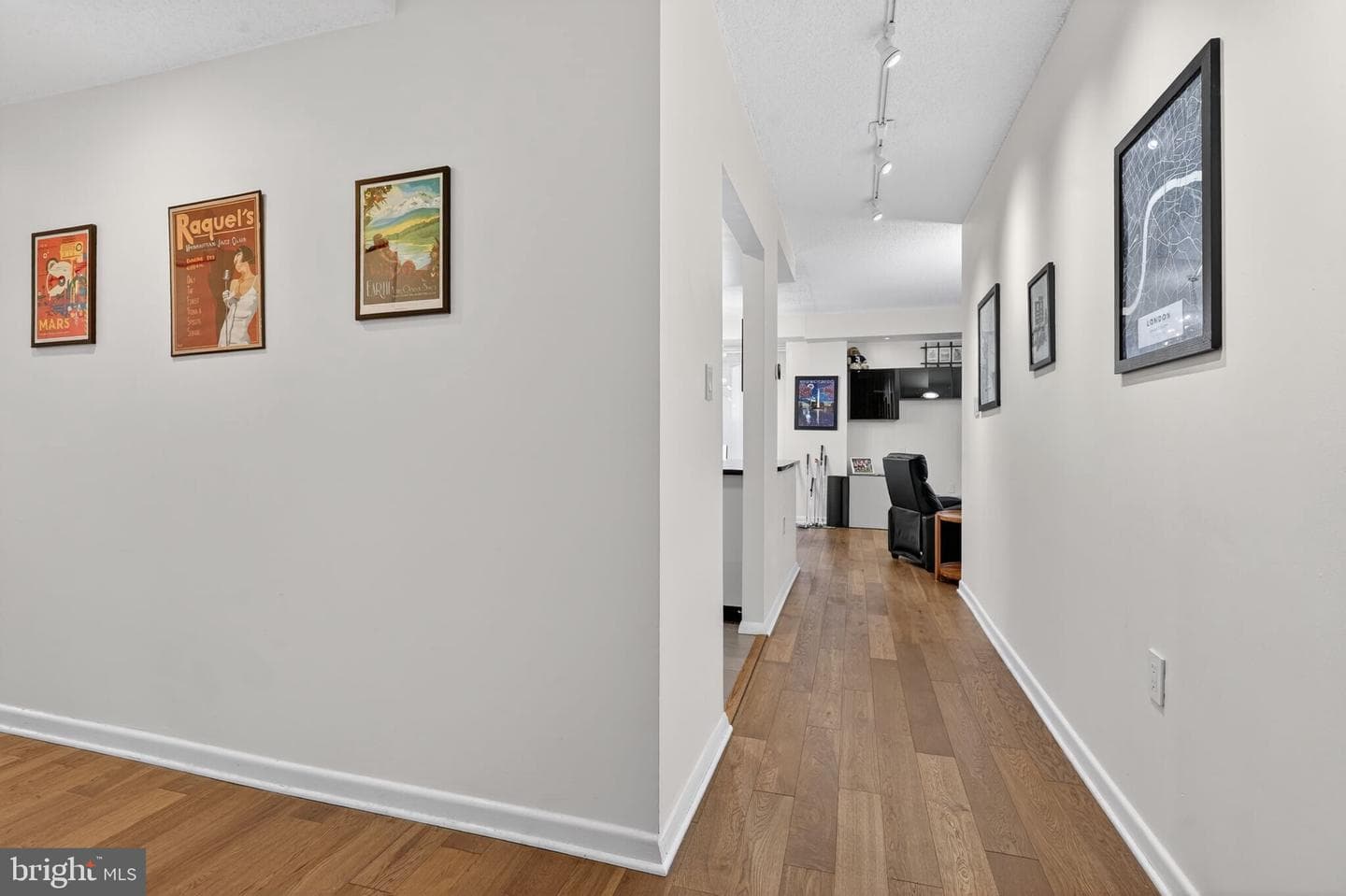 1045 31st Street NW #21 photo 4