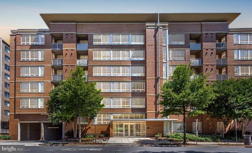 355 I Street SW #601