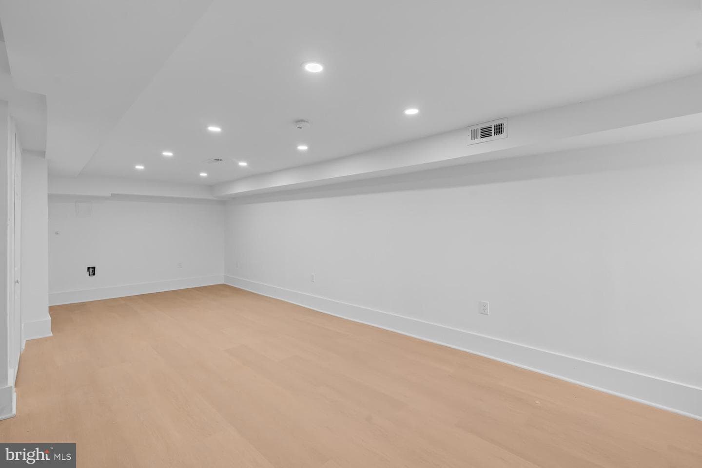 939 Shepherd Street NW photo 27