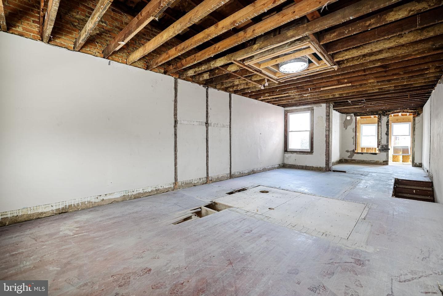 2114 4th Street NE photo 5