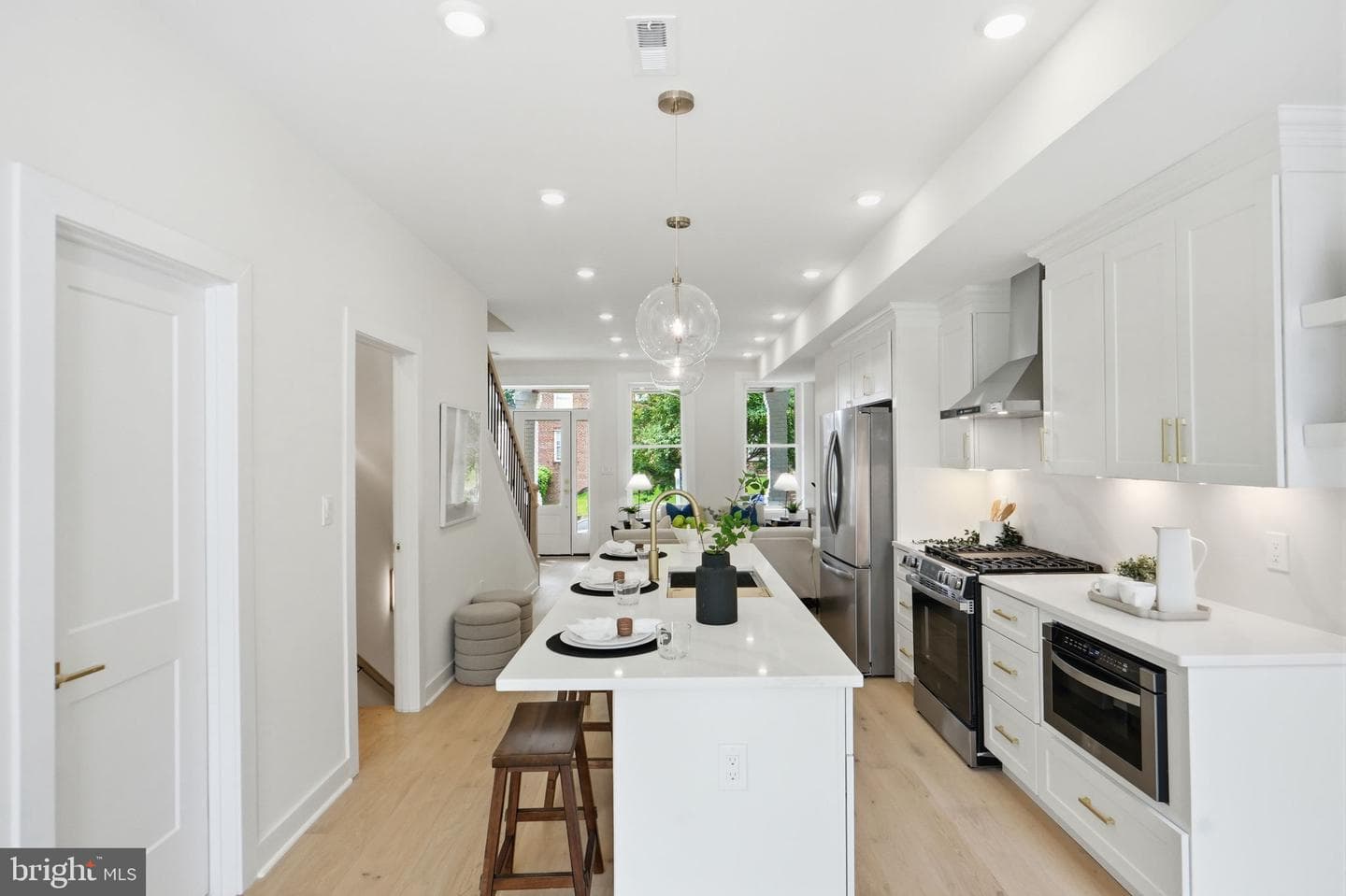 220 V Street NE photo 10