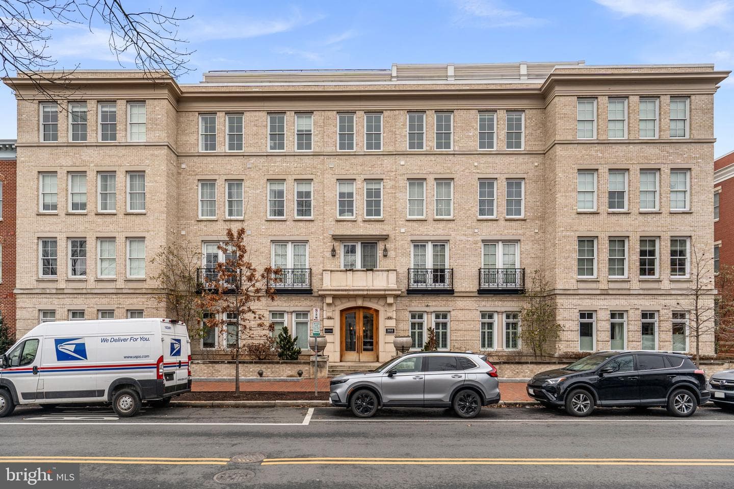 300 8th Street NE #102, Washington