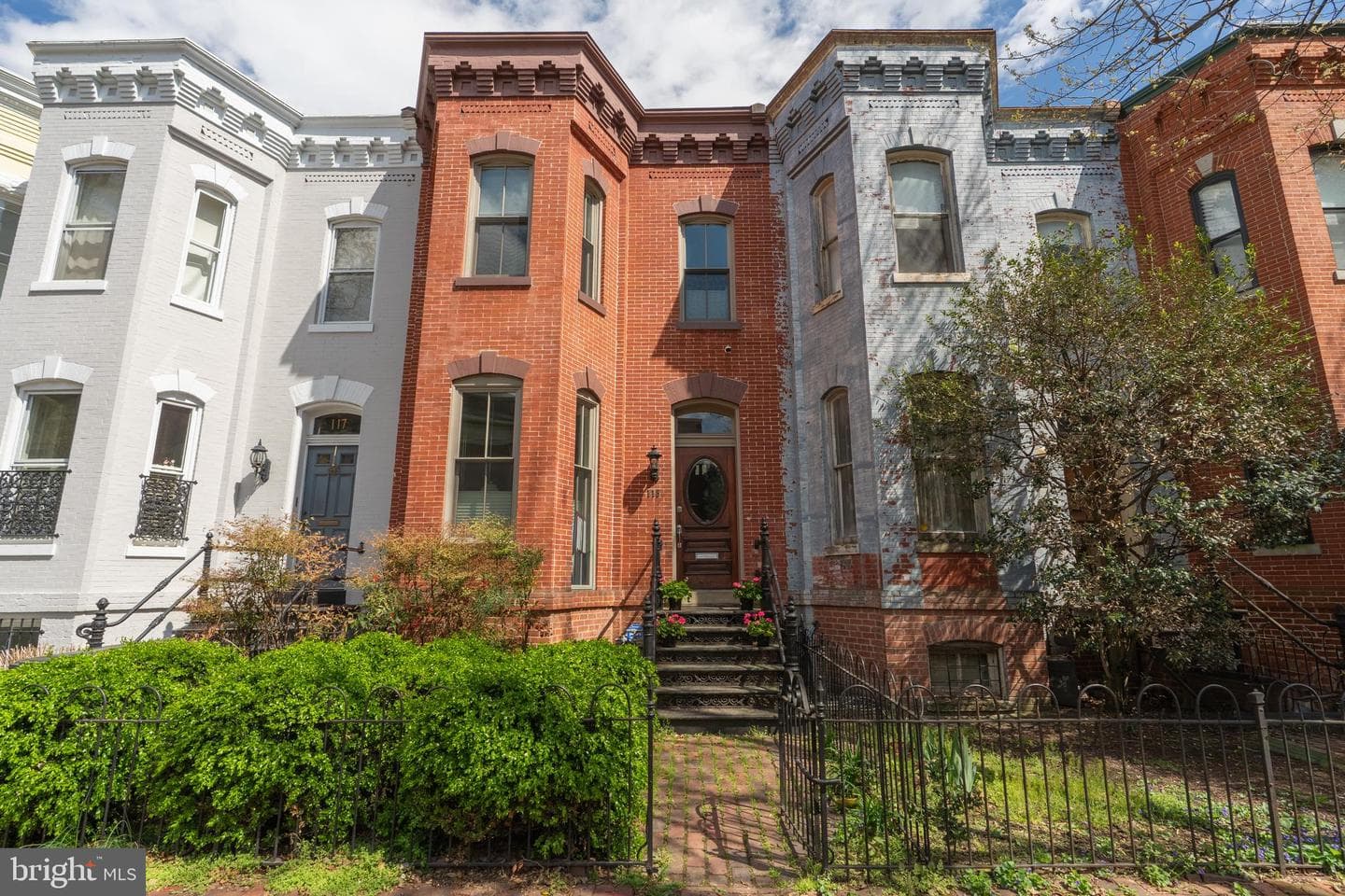 115 7th Street NE