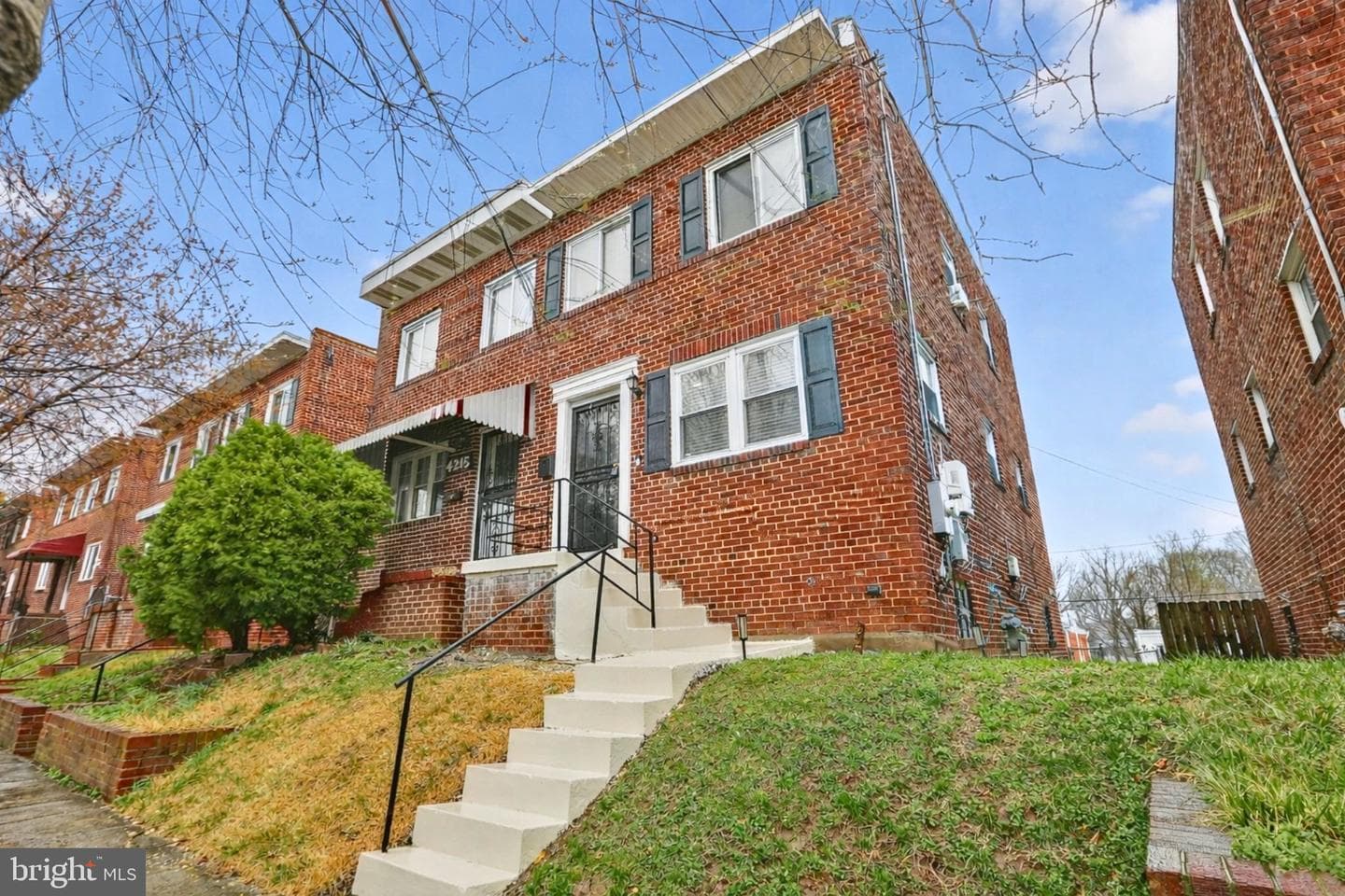 4213 Fort Dupont Terrace SE