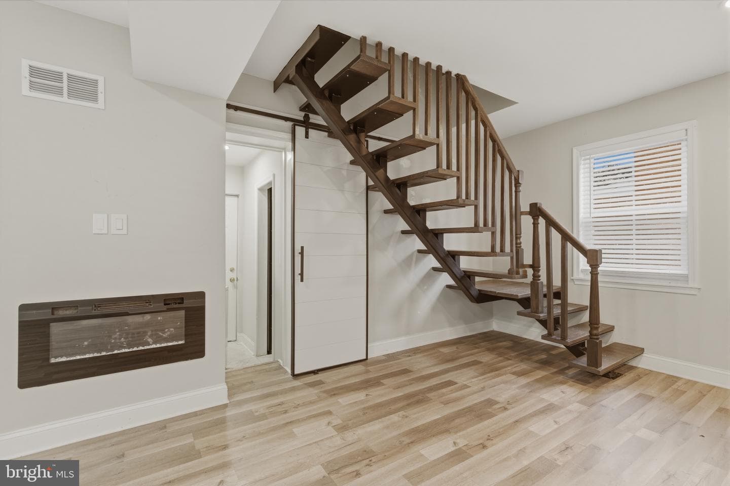 716 Croissant Place SE photo 10