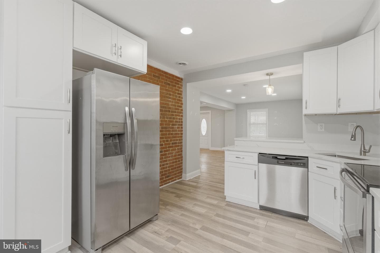 716 Croissant Place SE photo 14