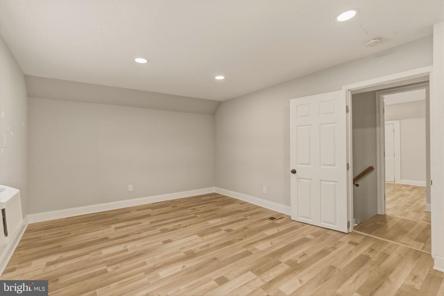 716 Croissant Place SE photo 31