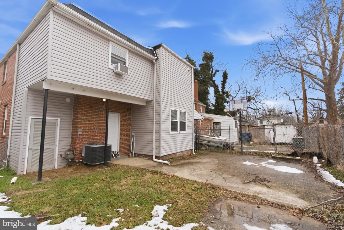 716 Croissant Place SE photo 38