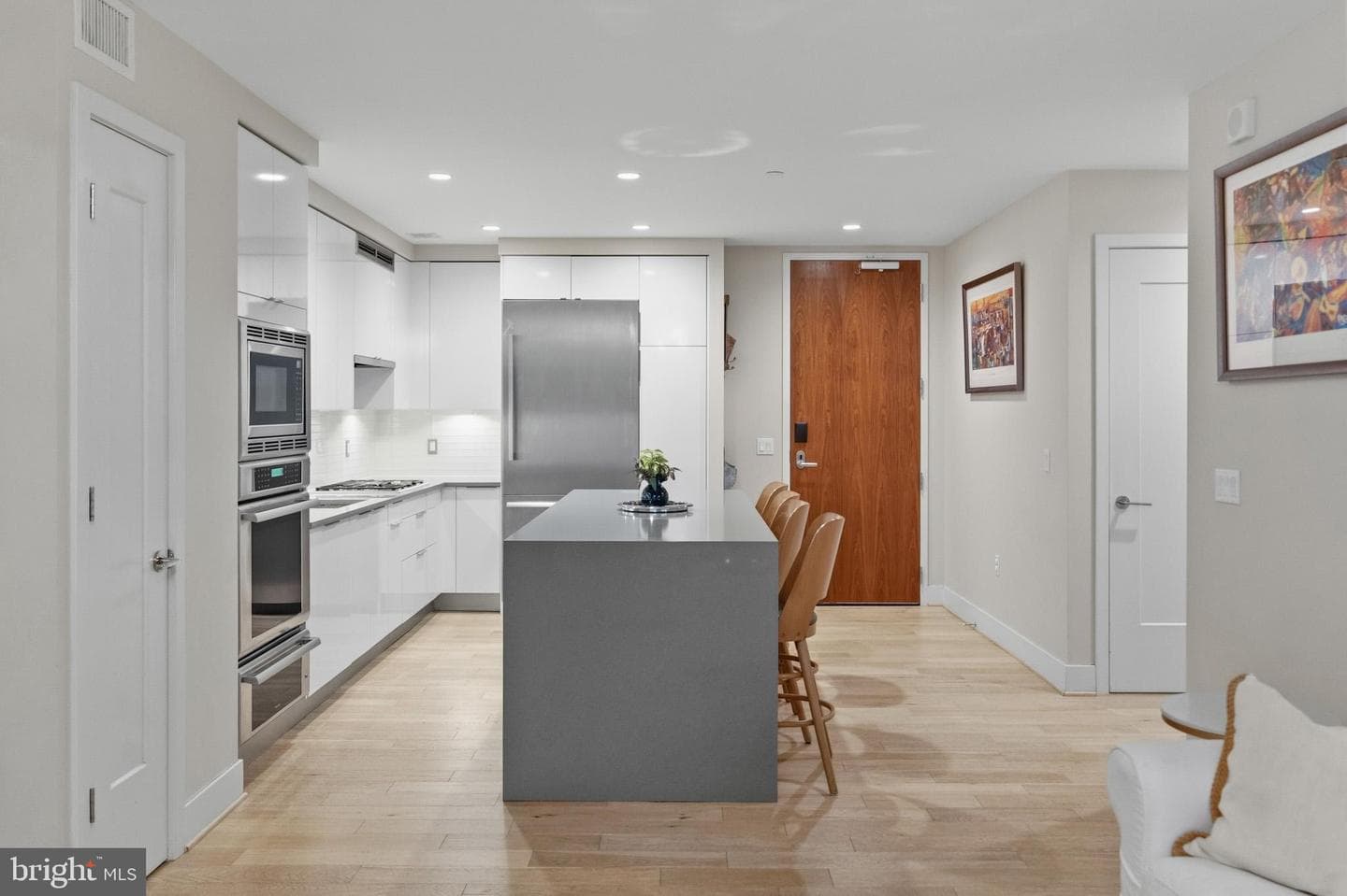 45 Sutton Square SW #403 photo 11