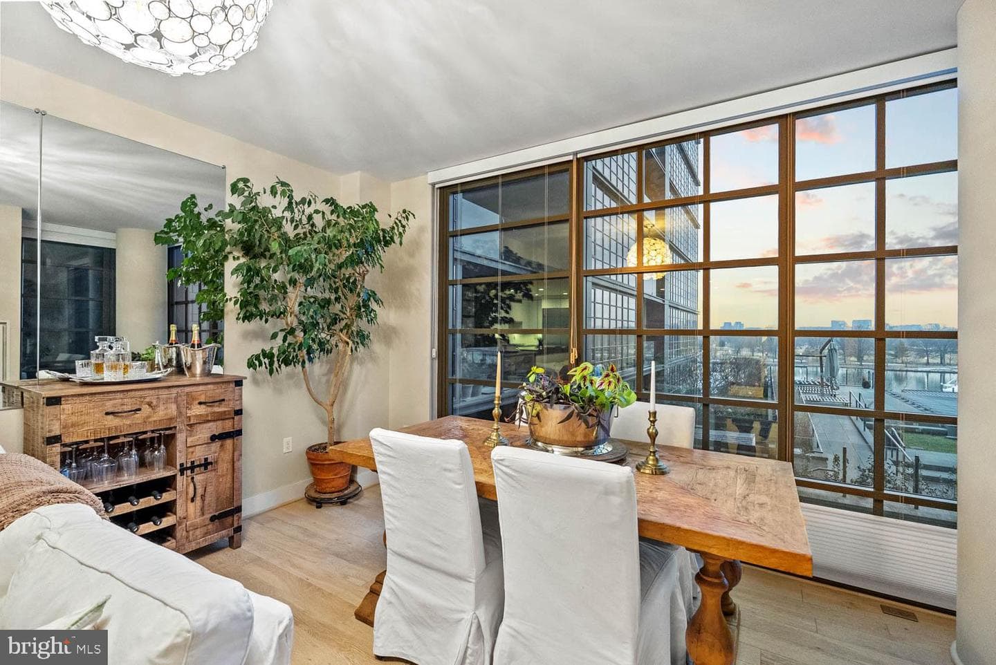 45 Sutton Square SW #403 photo 3