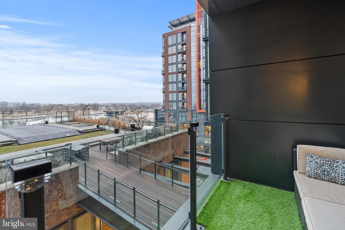 45 Sutton Square SW #403 photo 44