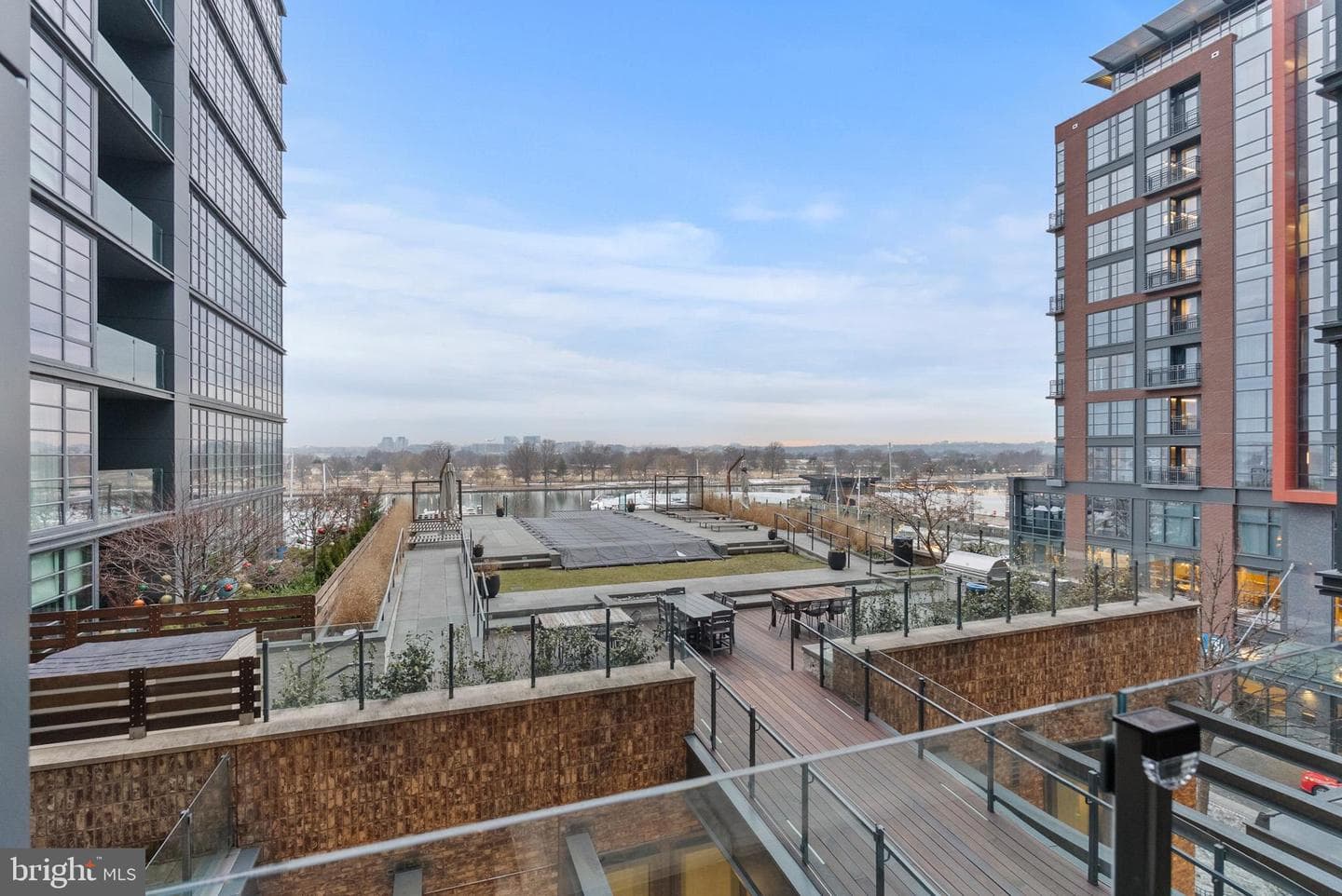 45 Sutton Square SW #403 photo 45