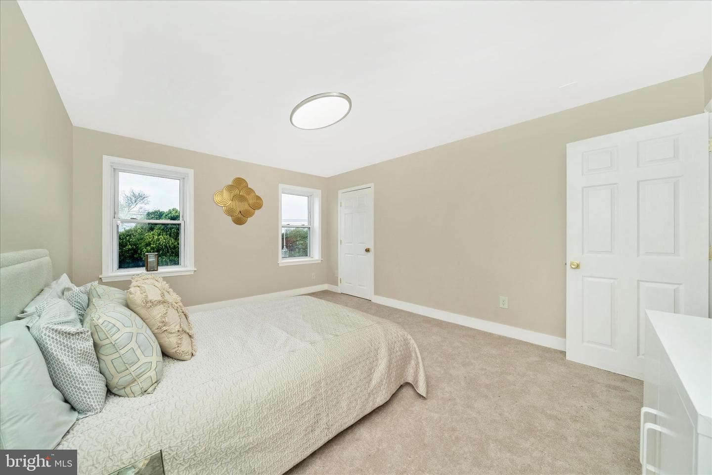 5045 Sheriff Road NE photo 16