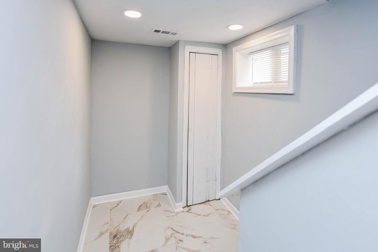 445 Xenia Street SE photo 32