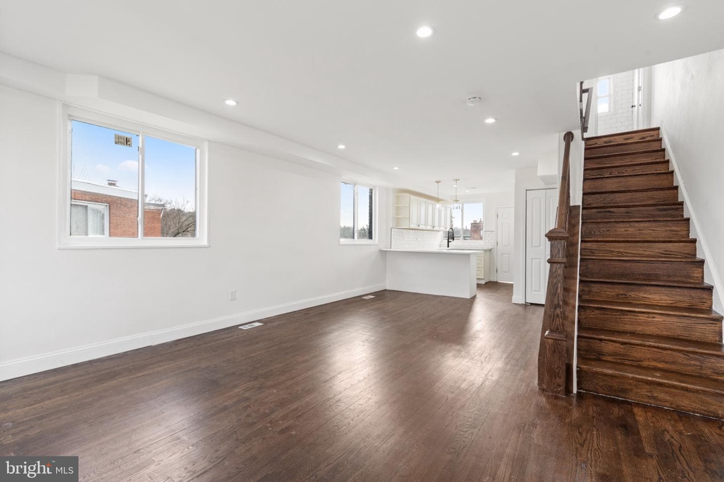1261 Gallatin Street NE photo 4