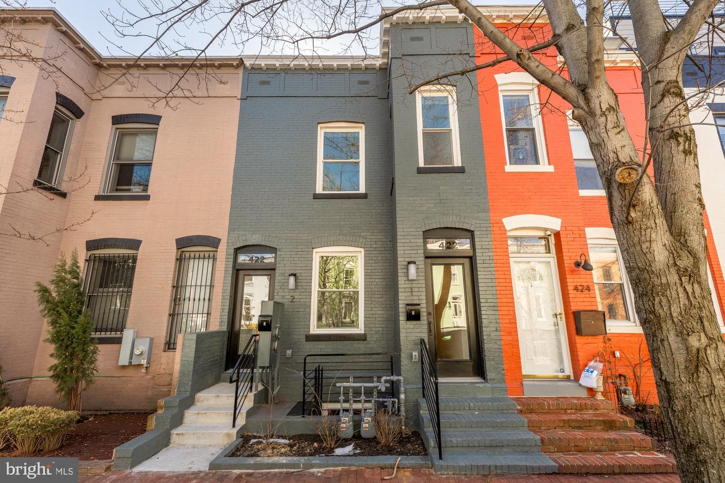 422 Warner Street NW photo 1