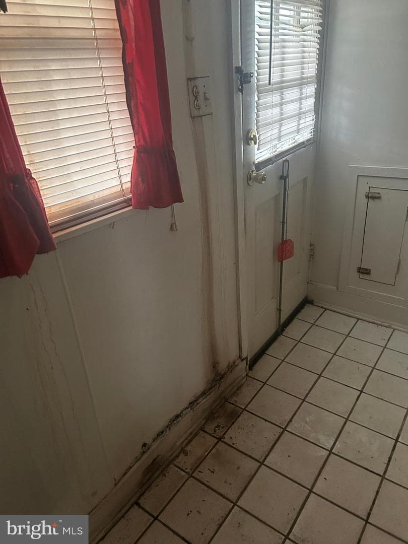 917 47th Place NE photo 15