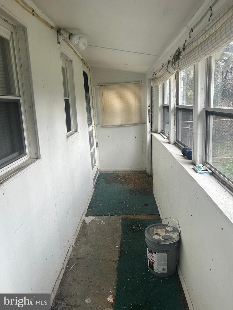 917 47th Place NE photo 16