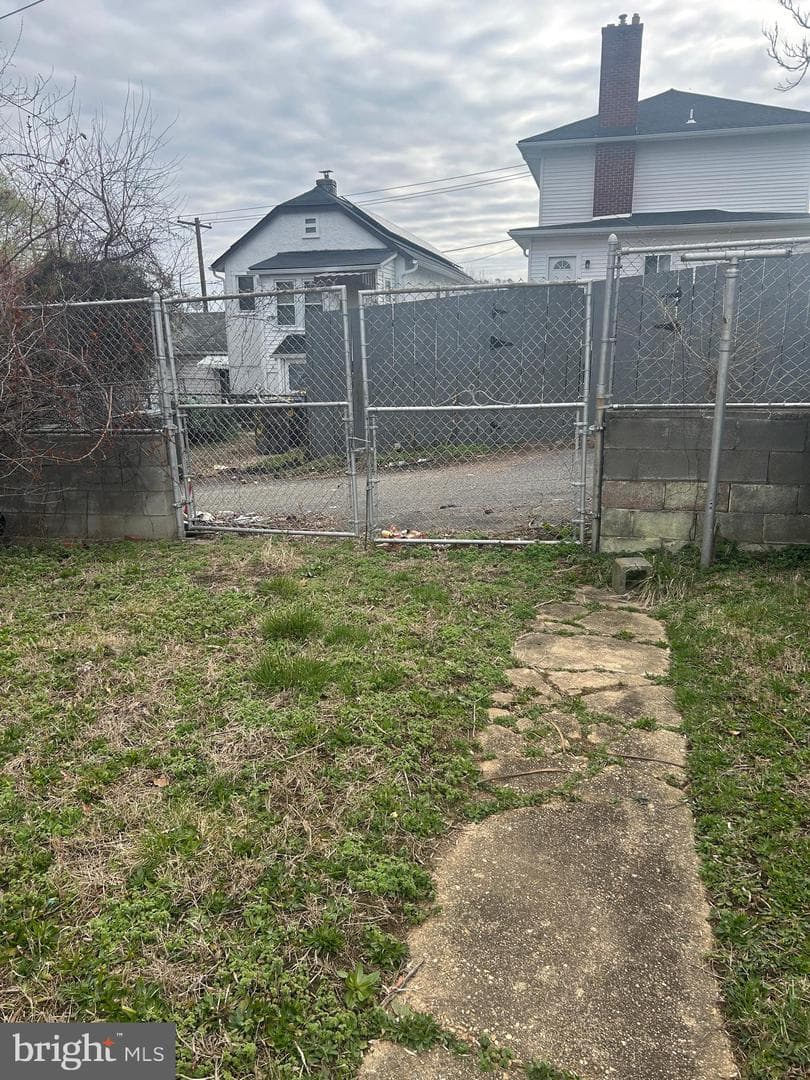 917 47th Place NE photo 21