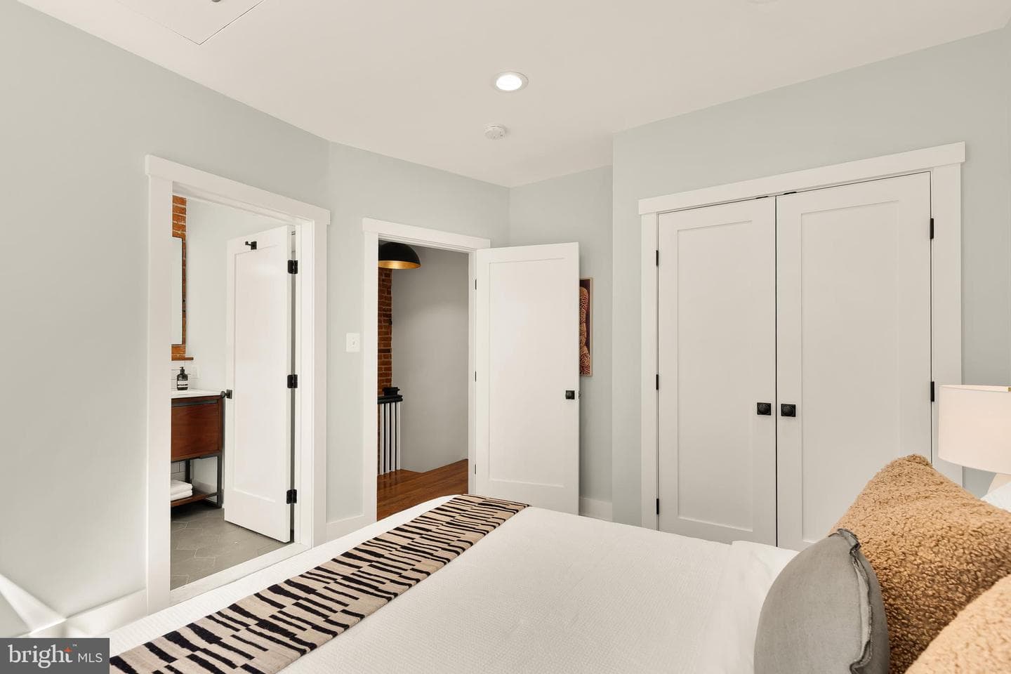 409 Columbia Road NW photo 32