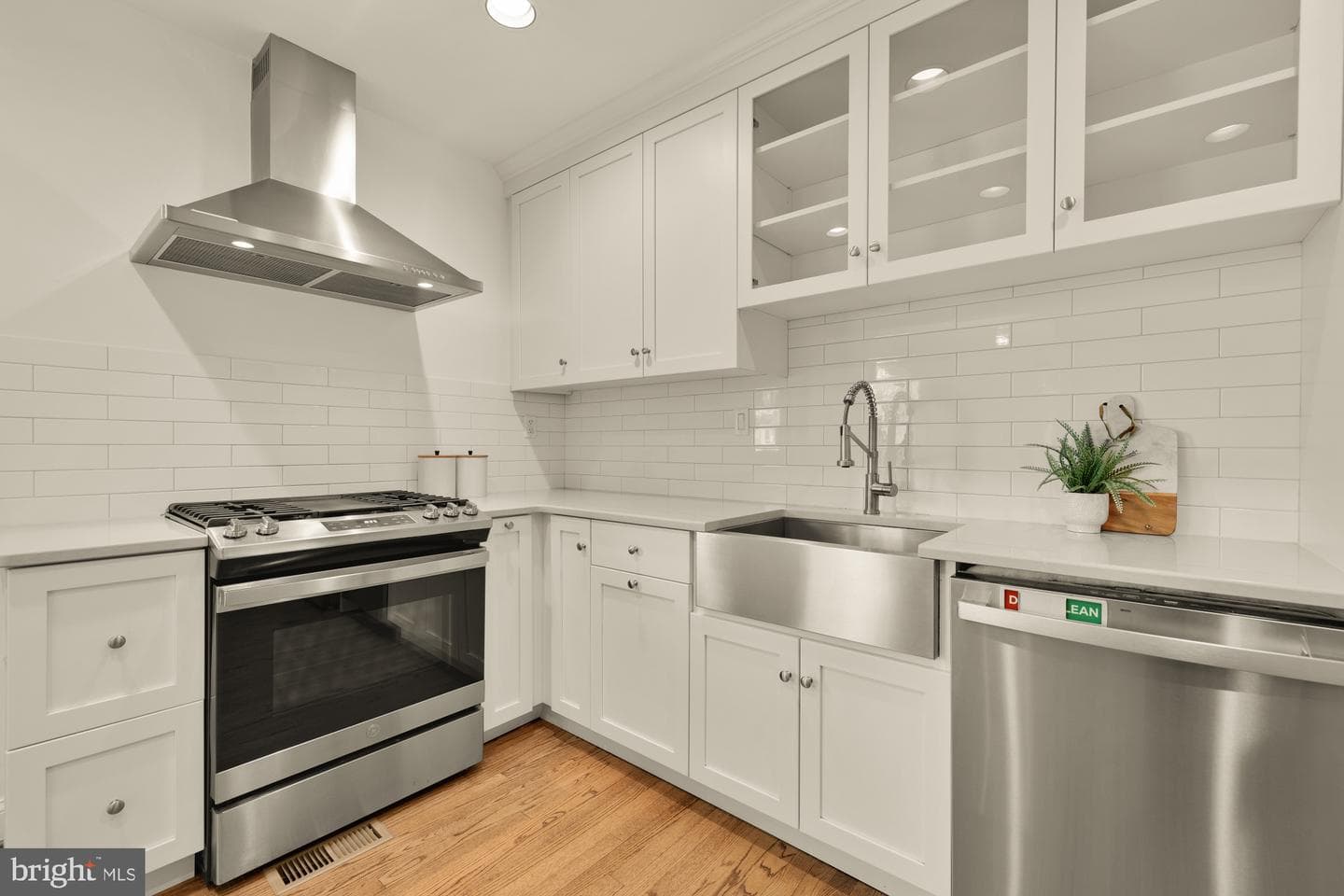 2025 Trumbull Terrace NW photo 11