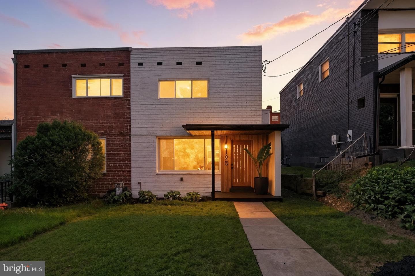125 Urell Place NE, Washington