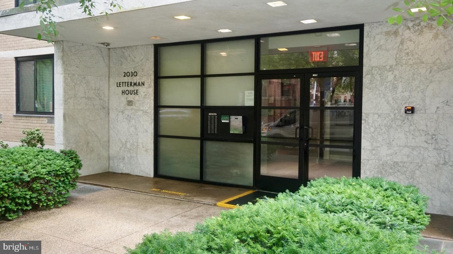 2030 NW F Street NW #211, Washington