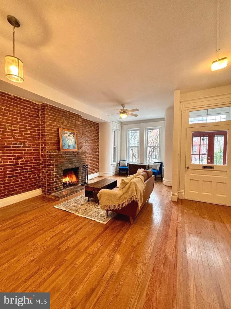 1302 Fairmont Street NW photo 3