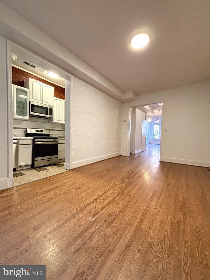 1302 Fairmont Street NW photo 5